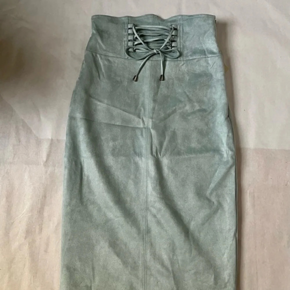 Forever 21 pencil skirt - Picture 1 of 7